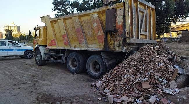 Konak'ta kaçak moloz dökümüne suçüstü 