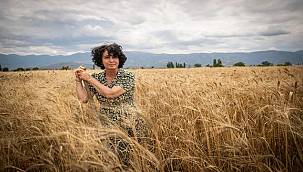 Neptün Soyer: Pandemi toprağın ne kadar kıymetli olduğunu herkese gösterdi! 