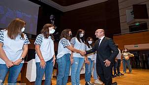 Şampiyon sporculardan Başkan Soyer'e teşekkür 