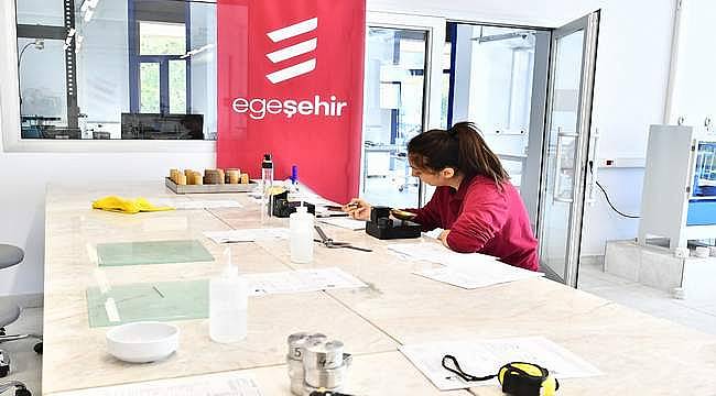 Türkiye'nin en kapsamlı yapı ve zemin laboratuvarı İzmir'de kuruldu 