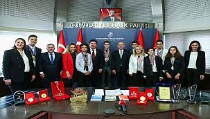 CHP Lideri Buca'nın bilim üssünü tebrik etti 