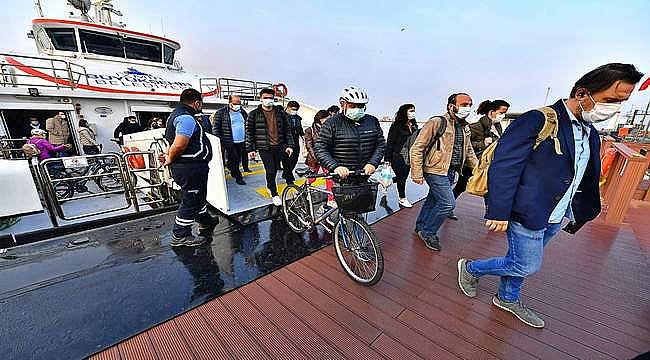 İzmir'de bisikletle vapura binmek 5 kuruş! 