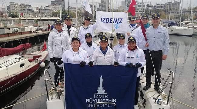 Kadın yelkenciler İstanbul'dan çifte kupayla döndü 