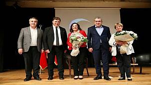 Karşıyaka'da 'Cumhuriyet, Kadın, Edebiyat' konuşuldu 