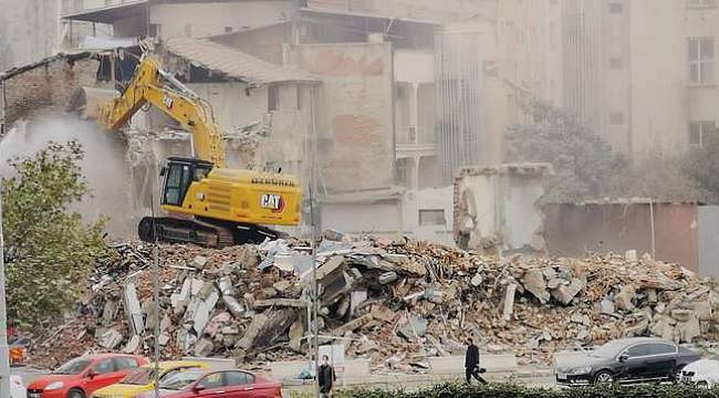 Konak Belediyesi binası eski yerinde yeniden yükselecek 