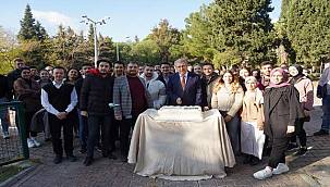 Rektör Budak yeni döneme öğrencilerle başladı 