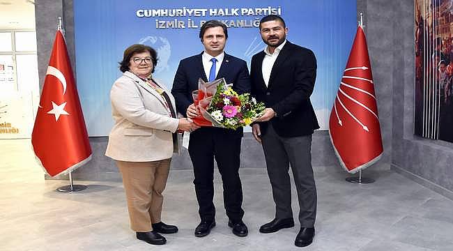 Başkan Gürbüz CHP İzmir İl Başkanlığını Ziyaret Etti 
