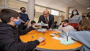 Başkan Soyer'den çocuklara yeni yıl sürprizi