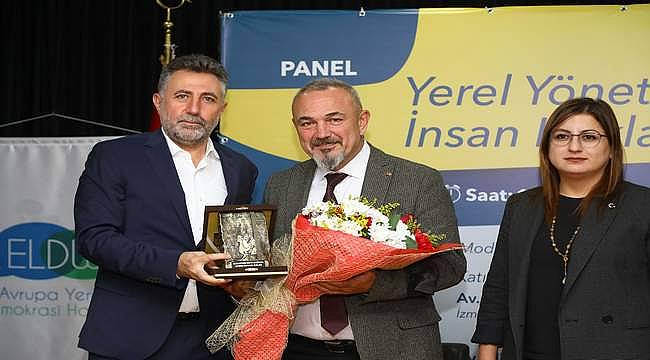 Bayraklı'da "insan hakları" paneli 