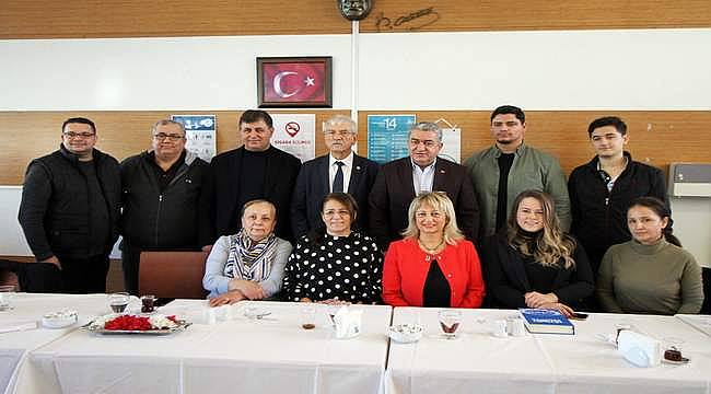 Karşıyaka Balkan Kadınları Derneği kahvaltıda buluştu 