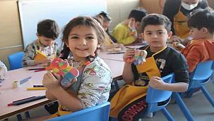 Karşıyaka'da çocuklar kendi oyuncaklarını yapıyor 