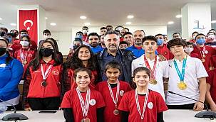 Atletizmde Bayraklı farkı 