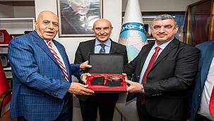 Başkan Soyer Anadolu Birliği Derneği'ni ziyaret etti