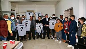 Başkan Tugay'dan Roman gençlere destek 