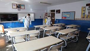 Bayraklı'nın okulları dezenfekte ediliyor 