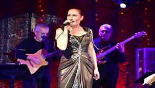 Candan Erçetin ile Royal Teos'ta muhteşem gala  