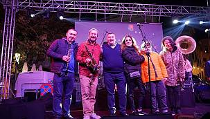 Çeşme 2022'ye böyle "merhaba" dedi 