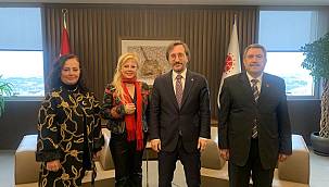 Cumhurbaşkanlığı İletişim Başkanı Fahrettin Altun'dan "Sorunları Birlikte Çözeceğiz" Sözü 