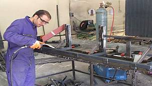 "Kahveler İşsiz Dolu, Sanayici Çalıştıracak Yetişmiş Eleman Bulamıyor"