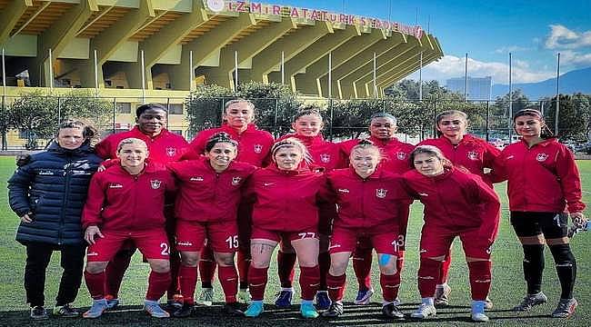 Konak Belediyesi Kadın Futbol Takımı Sivasspor'u 2-0 mağlup etti   