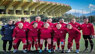 Konak Belediyesi Kadın Futbol Takımı Sivasspor'u 2-0 mağlup etti 