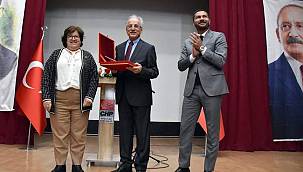 Murat Karayalçın Foça'da konferans verdi 