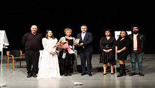 "Sadece Kadın" Bayraklı'da sahnelendi