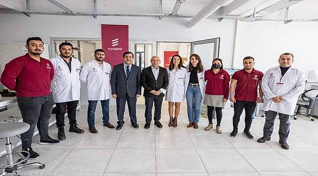 Başkan Soyer Egeşehir Laboratuvarı'nı inceledi 