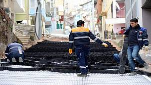 Bayraklı'da yol yenileme seferberliği
