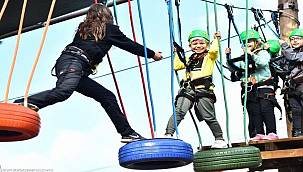 İşitme engelli ailelerin çocukları Macera Park'taydı 