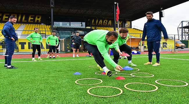 Lider Aliağaspor FK, Çiğli Deplasmanına Hazırlanıyor 