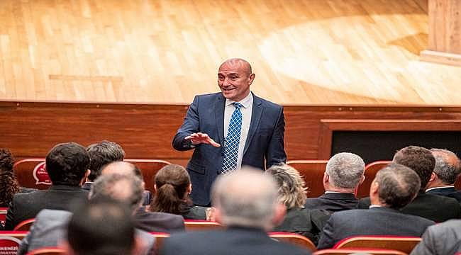 Başkan Soyer, CHP İzmir İl Örgütü'yle buluştu: "Ekonomik krize rağmen yatırıma devam" 