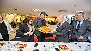 Başkan Tunç Soyer Bingöllü muhtarlarla buluştu 