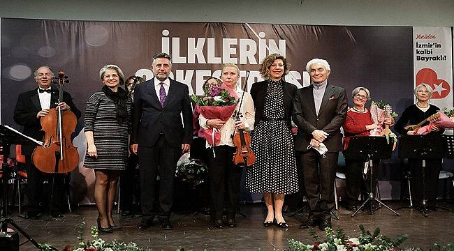 Bayraklı'nın 'Mandolin Orkestrası' büyüledi 