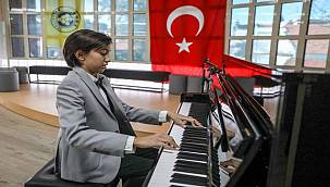 Bucalı küçük piyanist başarıya doymuyor 