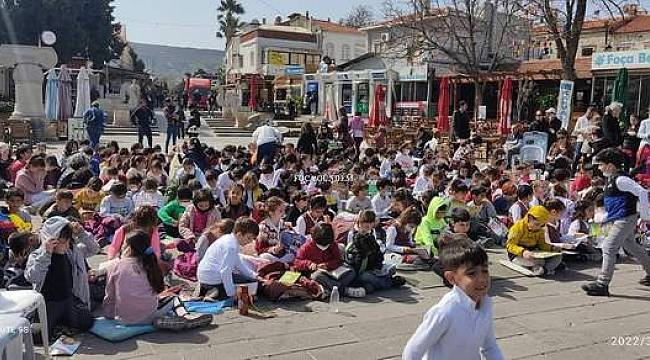 Foça'da Kütüphaneler Haftası Şenlikle Kutlandı 