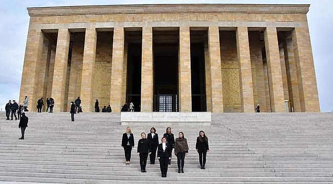 İZİKAD Atatürk'ün huzurunda 