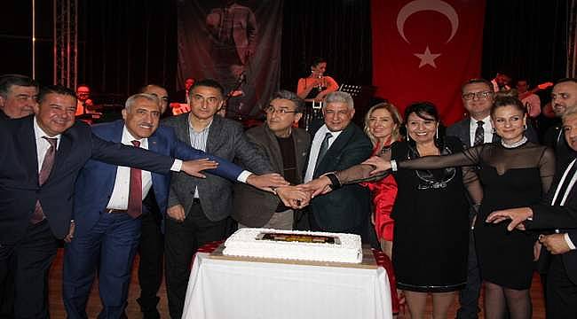 İzmir Emlakçılar Odası, 23. yıldönümünü kutladı 