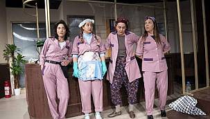 İzmir Şehir Tiyatroları üçüncü oyunu "Mor Şalvar" ile seyirciyle buluşuyor