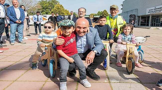 Başkan Soyer küçük sporcularla buluştu 