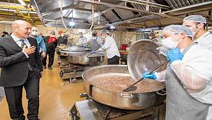 Başkan Tunç Soyer: Dayanışma bereketi Ramazan ayında da sürsün 