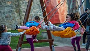 Başkan Tunç Soyer, Lale Mahallesi'nin çehresini değiştiren parkın açılışını yaptı