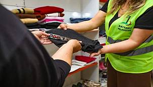 Bayraklı'da sosyal marketler yüzleri güldürüyor 