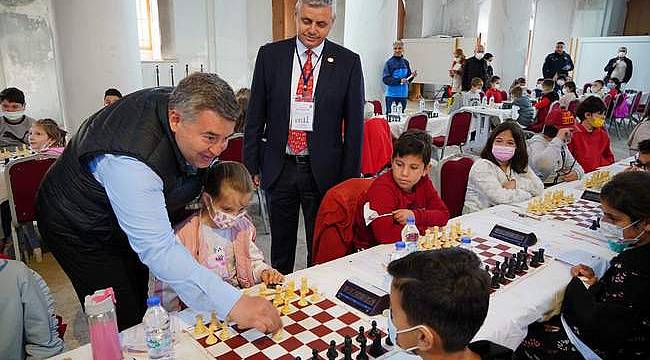 Çeşme'de Satranç Turnuvası heyecanı 