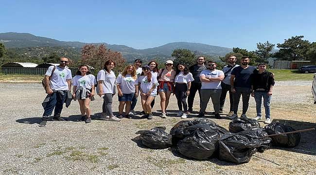 Egeli Çevre Gönüllüleri iş başında 