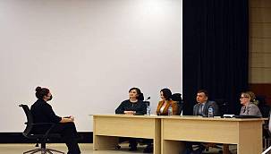 Egeli iletişimcilerle iş görüşmesi simülasyonu