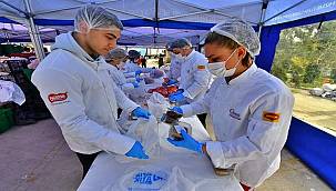 İzmir dayanışması Ramazan'da büyüyerek sürüyor 