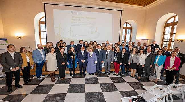 İzmir'in profesyonelleri için sürdürülebilirlik programı başladı 