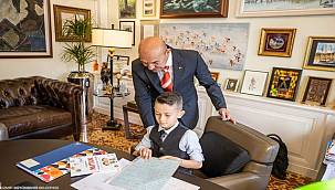 Minik başkandan "Her Mahalleye Bir Kütüphane" kampanyasına destek 