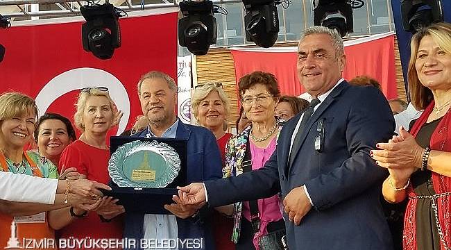 ​14. Altın Saat Kulesi Ödülü Tunç Soyer'in 